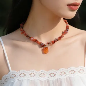 Modische Naturstein Chip Halskette für Damen Sommer Stil geometrische Anhänger Schmuck