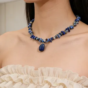 Naturstein Splitter Halskette mit Edelstein Anhänger, elegante Schlüsselbeinkette für Damen Alltag.