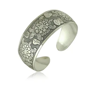 Bracciale manchette largo in argento tibetano retrò con motivo tartaruga in rilievo boho