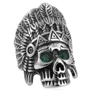 Edler Edelstahl Indianer Häuptling Totenkopf Ring mit grünen Edelsteinaugen für Herren.