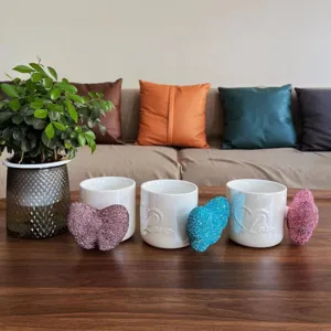 Weißer Keramikbecher mit glitzerndem Strass-Herzgriff, elegante Kaffeetasse für Zuhause und Büro.