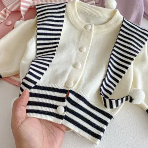 Lindo cárdigan de punto para bebé niña con rayas blancas y negras para primavera y otoño.