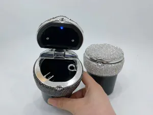 Glitzernder Auto Aschenbecher mit LED Licht, Strass Kristall Diamant Becherhalter Mülleimer.