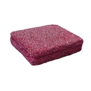 Detailansicht der glitzernden pinken Strass Make-up Pinsel Aufbewahrungsbox Spiegel Etui.