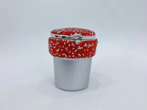 Glitzernde Strass Auto Aschenbecher Kristall Diamant Fahrzeug Müllbecher LED Licht Zubehör