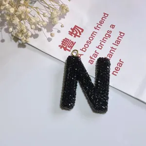 Schwarzer Strass Buchstabe N Anhänger Schlüsselanhänger, modisches Taschenaccessoire für Damen.