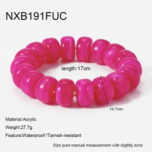 Bracciale con perline in acrilico rosa fucsia per donne, gioiello da polso color caramella.