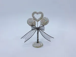Strass Ballons Auto und Desktop Ornament Detailansicht, glitzernde Kristallherz Dekoration.