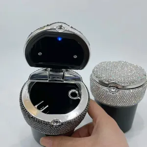 Auto Strass Aschenbecher mit LED Licht glitzernde Kristall Auto Innenausstattung Muelleimer.