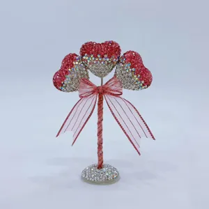 Glitzernder Strassherz Ballon Ornament mit Schleife fuer Autodach und Schreibtisch.