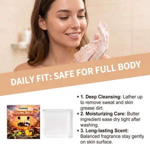 Vista dettagliata del sapone detergente OCEAURA con schiuma ricca per la cura del corpo quotidiana.