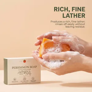 Persimmon Pflege Seife mit Sheabutter erzeugt reichen feinen Schaum für die tägliche Hautpflege.