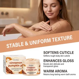 Vista di dettaglio dello scrub corpo zucca e cannella con texture uniforme e luminosità.