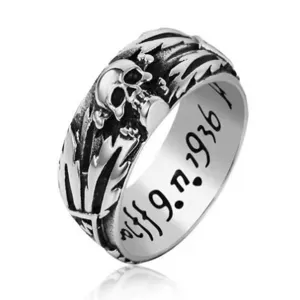 Vintage punk titanium steel skull ring with detailed leaf engraving for men daily wear.