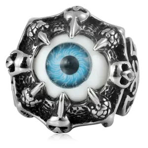 Anillo de acero de titanio estilo punk rock con mal de ojo azul y diseño de garras de calavera.