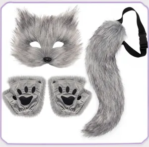Detailansicht des grauen Pluesch Tier Cosplay Sets mit Maske, Pfoten und Schwanz.