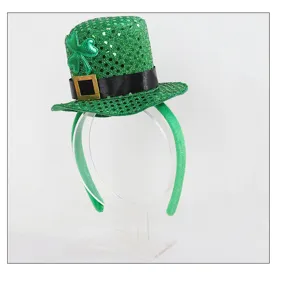 St. Patricks Tag grüne Pailletten Mini Zylinder Haarreif Detailansicht, irischer Kleeblatt.