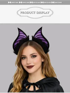 Vista de primer plano detallada de la diadema con orejas de murciélago morada y negra para cosplay.