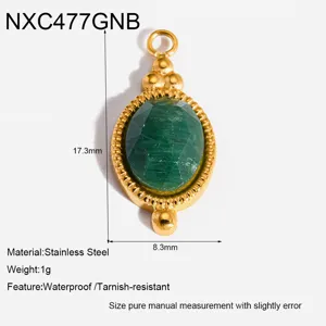 Detailansicht des ovalen grünen Stein-Anhängers im Vintage-Stil, Edelstahl, 17.3x8.3mm.