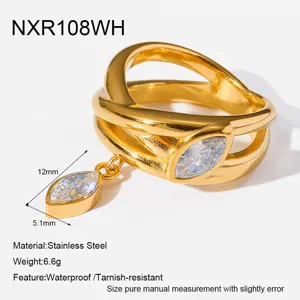 Anillo de Acero Inoxidable Chapado en Oro con Colgante Zirconia Marquesa Impermeable