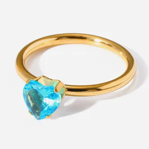 Gold-plated stainless steel blue heart zircon ring, stylish and exquisite women's jewelry.