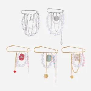 Set di spille con nappe di perle in acciaio inossidabile, eleganti accessori per abbigliamento.