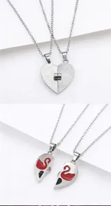 Collier couple cœur fendu magnétique avec pendentif design cygne rouge et noir ensemble.