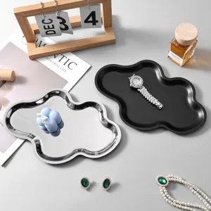 Plateau de Rangement Nuage en Acier Inoxydable Minimaliste Nordique Organisateur de Bijoux en Métal Irrégulier Plaque de Décoration de Bureau Esthétique