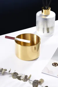 Moderne minimalistische gouden roestvrijstalen asbak creatieve luxe desktop sigaretten asbak