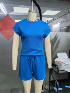 Ensemble deux pièces décontracté haut manches courtes et short en tricot gaufré femme