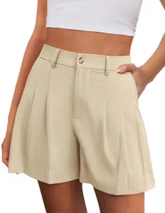 Détail de short casual taille haute pour femme, design plissé élégant pour la saison.