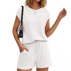 Ensemble Haut et Shorts Manches Courtes en Tricot Gaufré Blanc pour Femme Tenue Décontractée