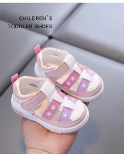 Sandales bébé respirantes semelle souple motif étoile rose chaussures premier pas détail