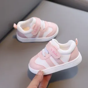Scarpe comode per neonati suola morbida scarpe da ginnastica antiscivolo bambini.