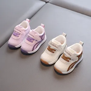 Chaussures de marche respirantes pour tout-petits, baskets confortables et souples.