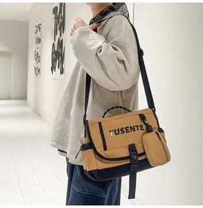 Elegante bolso bandolera unisex de estilo utilitario, ideal para uso diario y estilo urbano.