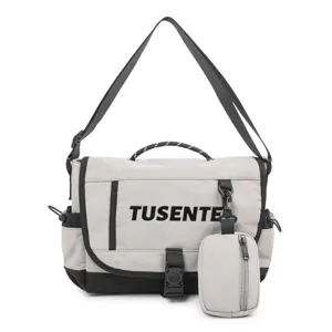 Bolso mensajero informal de nailon con pequeño estuche, bandolera versátil para uso diario.