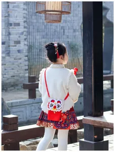 Children knitted lion shoulder bag cute winter cartoon crossbody phone bag for kids