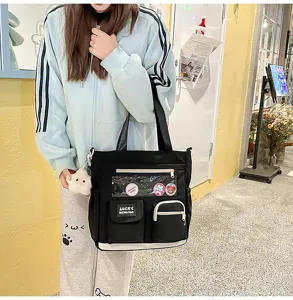 Borsa a tracolla nera stile Harajuku per studenti con finestra trasparente e tasche.