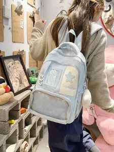 Detail de sac a dos style campus INS japonais, grand cartable d'etudiant bleu clair.