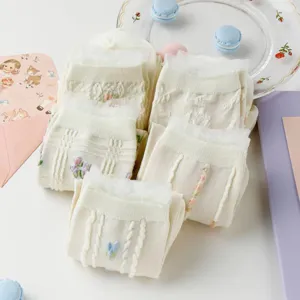 Chaussettes blanches douces à fleurs dentelle volants mignonnes Lolita princesse confortables
