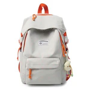 Japanischer Stil ins süßer Punkt Rucksack für Mädchen, hellgrau und orange Design.