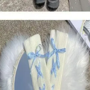 Japanische süße gekreuzte Schnürung JK Beinstulpen weiß gestrickt blau karierte Schleife Winter
