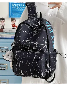 Sac à dos stylé avec motif craquelé tendance et une breloque en peluche poulpe