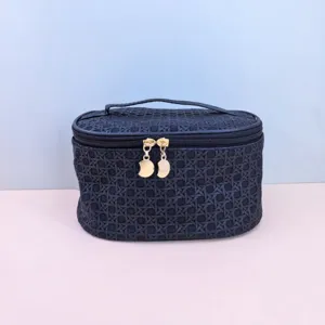 Black PU travel cosmetic bag large capacity portable makeup storage organizer with gold zippers
