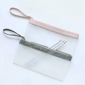 Doorzichtige matte etui met rits, draagbare minimalistische opbergtas voor kantoorartikelen.