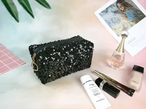 Stylish black sequined makeup bag, travel storage pouch, portable cosmetic cosmetic organizer.