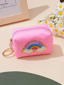 Vorderansicht der rosa Chenille bestickten Regenbogen Mini Münztasche mit goldenem Reißverschluss.