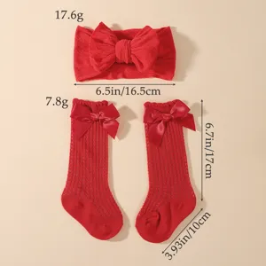 Detaillierte Maße des roten Baby Stirnband und Spitzensocken Sets mit Schleifen