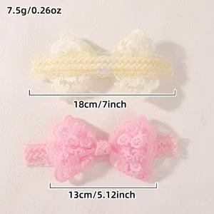 Dimensions et poids détaillés pour deux bandeaux bébé en dentelle aux couleurs rose et crème